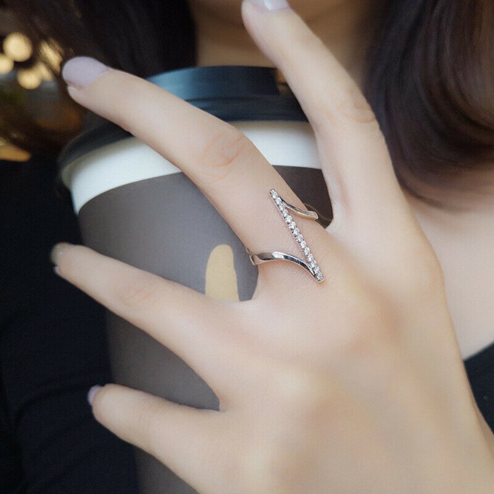 Elegant 925 Silver White Sapphire Ring New - Picture 5 of 5
